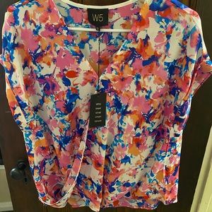 Bright, lightweight top